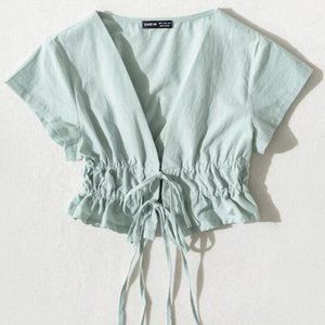 [SOLD] NWOT front tie crop top